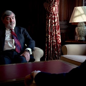 Lord Alderdice speaks to the Lord Speaker